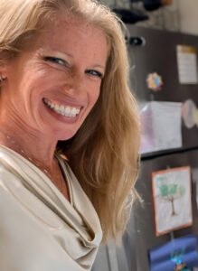 ๐๐จ๐ซ๐ฅ๐'๐ฌ ๐๐ ๐๐จ๐ฌ๐ญ ๐๐ง๐ฌ๐ฉ๐ข๐ซ๐ข๐ง๐ ๐๐จ๐ฆ๐๐ง ๐๐๐๐๐๐ซ๐ฌ ๐ข๐ง ๐๐๐๐ 14 Women